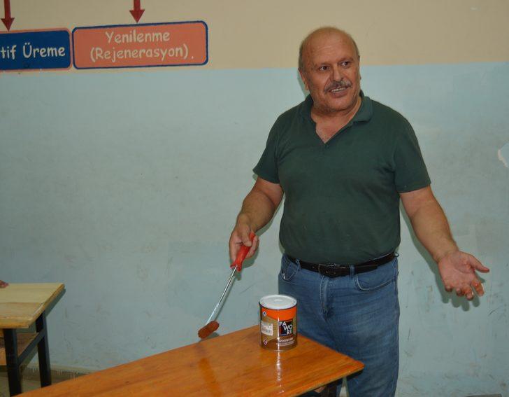 Yöneticisi olduğu okulun tadilatında çalışıyor G2