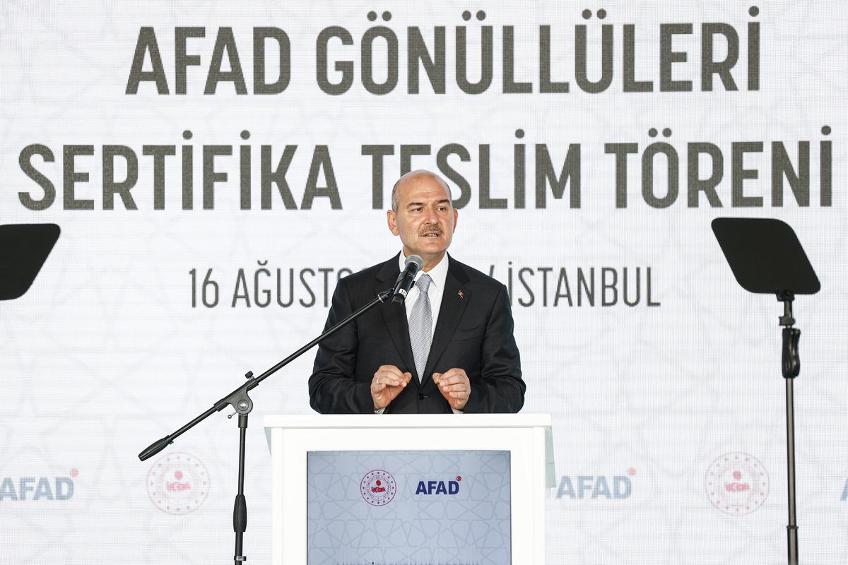 Bakan Soylu Akreditasyon ve Destek AFAD G&ouml;n&uuml;ll&uuml;leri Sertifika Teslim T&ouml;reni'nde konuştu: