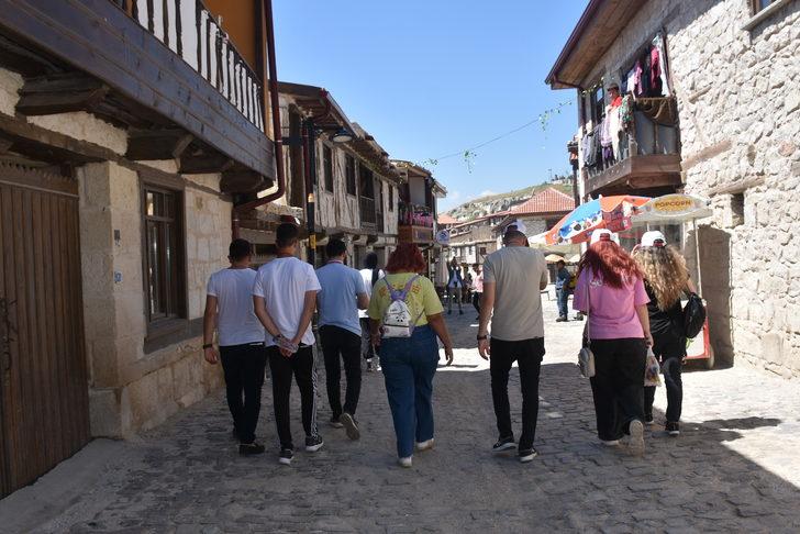 Büyük Taarruz'un 100. yılı dolayısıyla şehit ve gazi çocukları Kocatepe'yi gezdi G2