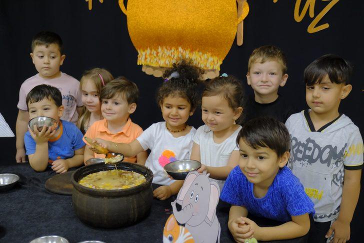 Kastamonu'da çocuklar yaptıkları aşureyi komşularıyla paylaştı G5