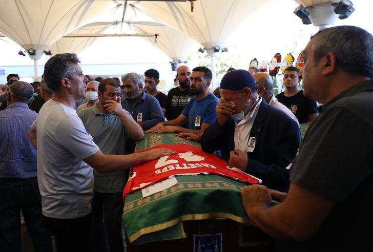 Ankara'daki fırtınada hayatını kaybeden stajyer inşaat mühendisi toprağa verildi G3