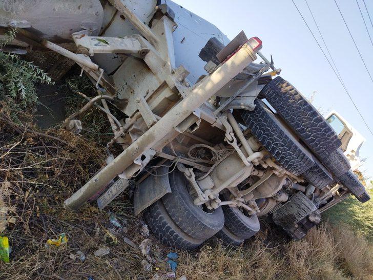 Elazığ'da beton mikseriyle tırın çarpıştığı kazada sürücüler yaralandı G2