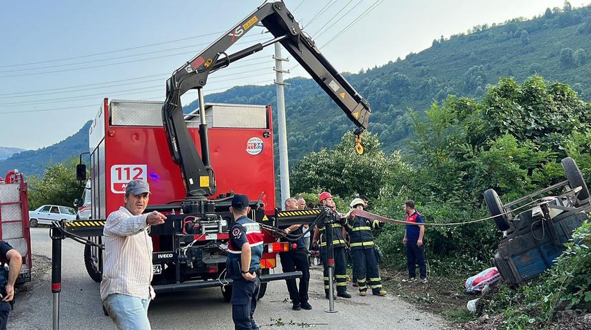 Fındık işçilerini taşıyan traktörün römorku devrildi: 1 ölü, 12 yaralı