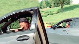 Yıldız Tilbe ile trafikte karşılaşan hayranının çektiği video sosyal medyada olay oldu!