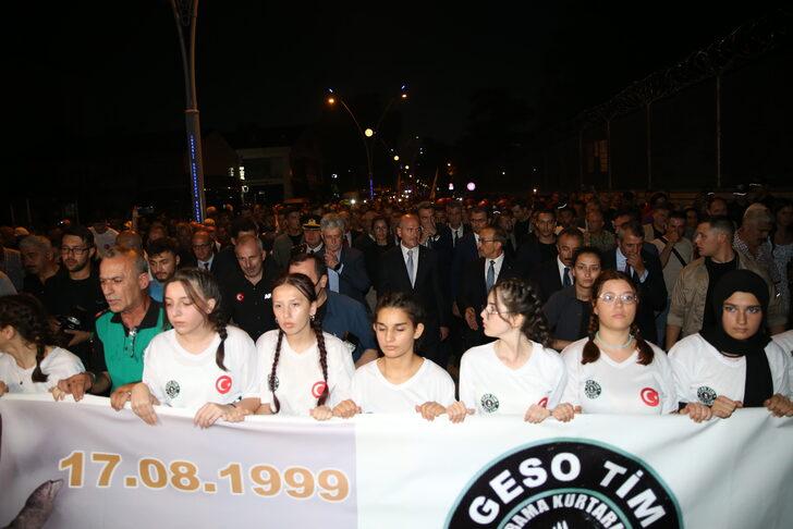 Bakan Soylu, Gölcük'teki deprem anma töreninde konuştu: G2