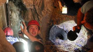 Manisa'da film gibi kurtarma operasyonu! Kuyuya düşen 2 yaşındaki çocuğa, saatler sonra yatay tünelle ulaşıldı