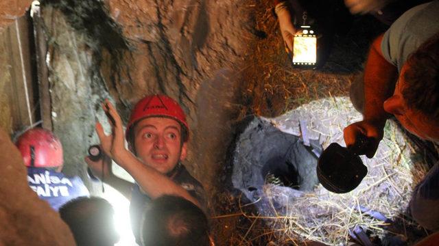 Manisa'da film gibi kurtarma operasyonu! Kuyuya düşen 2 yaşındaki çocuğa, saatler sonra yatay tünelle ulaşıldı