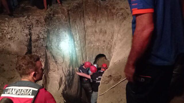 Manisa'da 3 metrelik boş su kuyusuna düşen 2 yaşındaki çocuk kurtarıldı