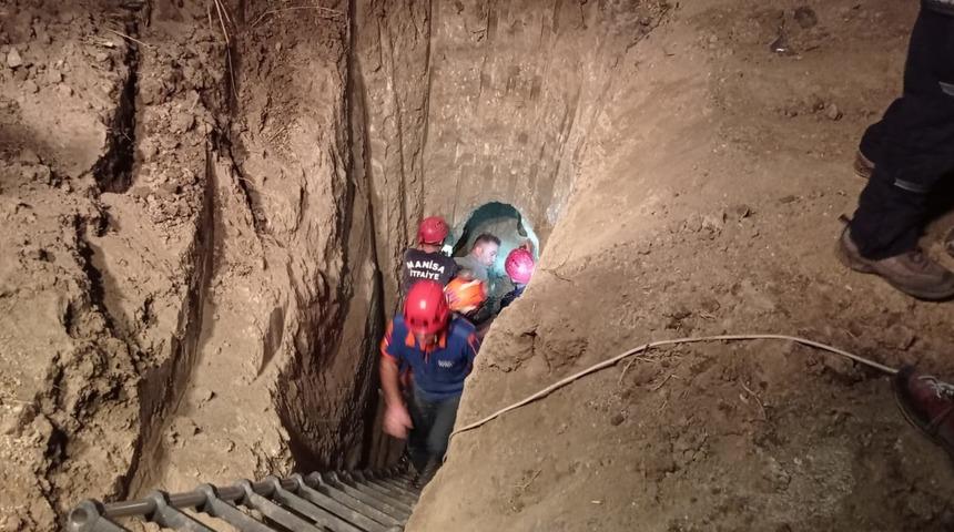 Manisa'da 3 metrelik boş su kuyusuna düşen 2 yaşındaki çocuk kurtarıldı