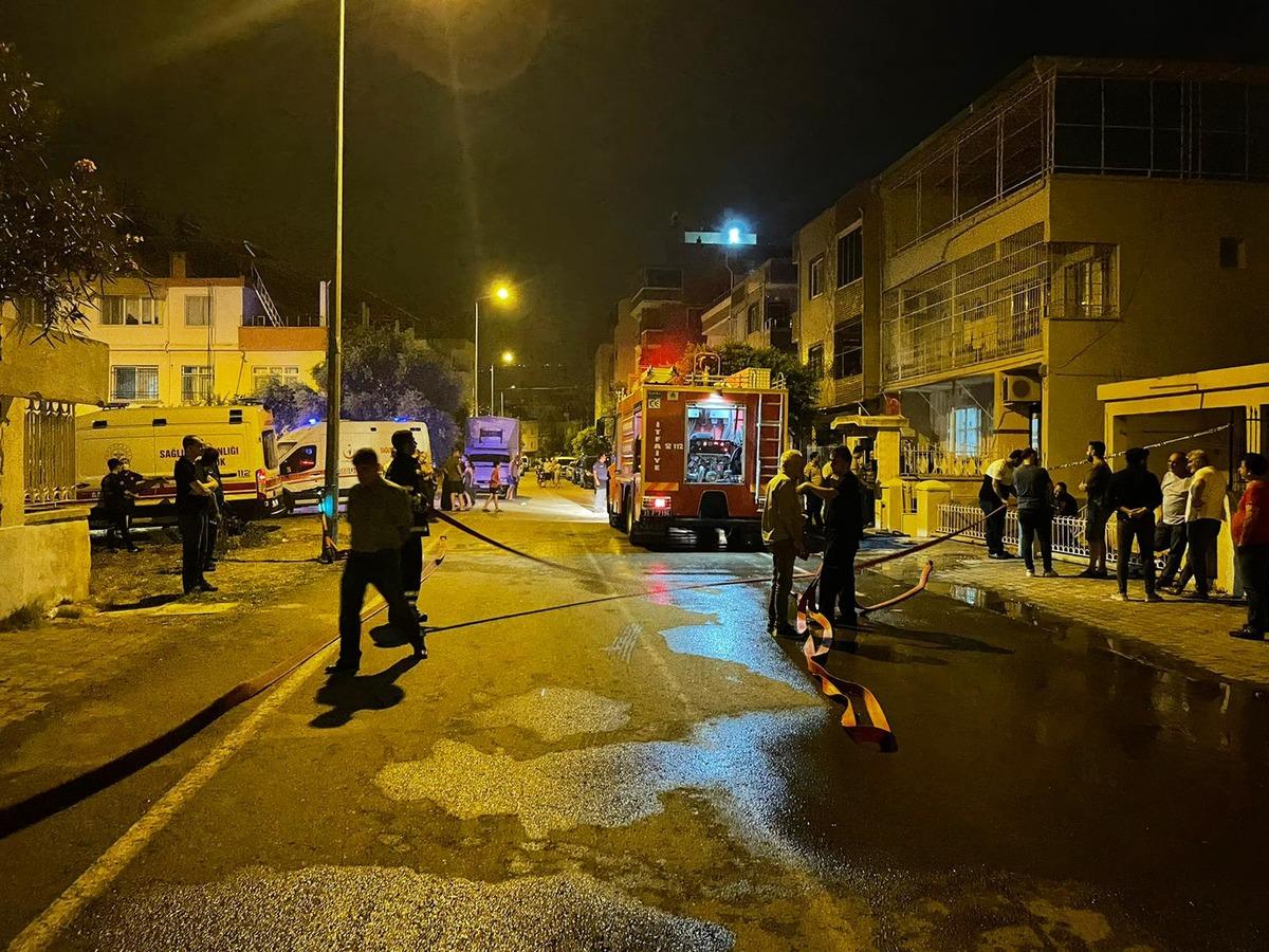 Hatay'da kozmetik malzeme deposu olarak kullanılan evde yangın &ccedil;ıktı