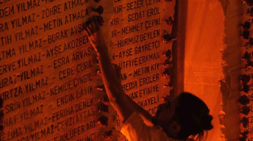 Marmara Depremi'nde hayatını kaybedenler birçok ilde anıldı