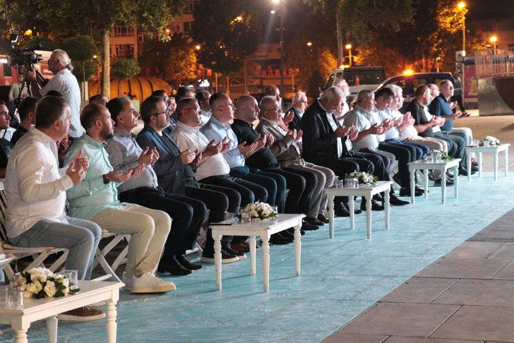 Marmara Depremi'nde hayatını kaybedenler Sakarya'da anıldı G5