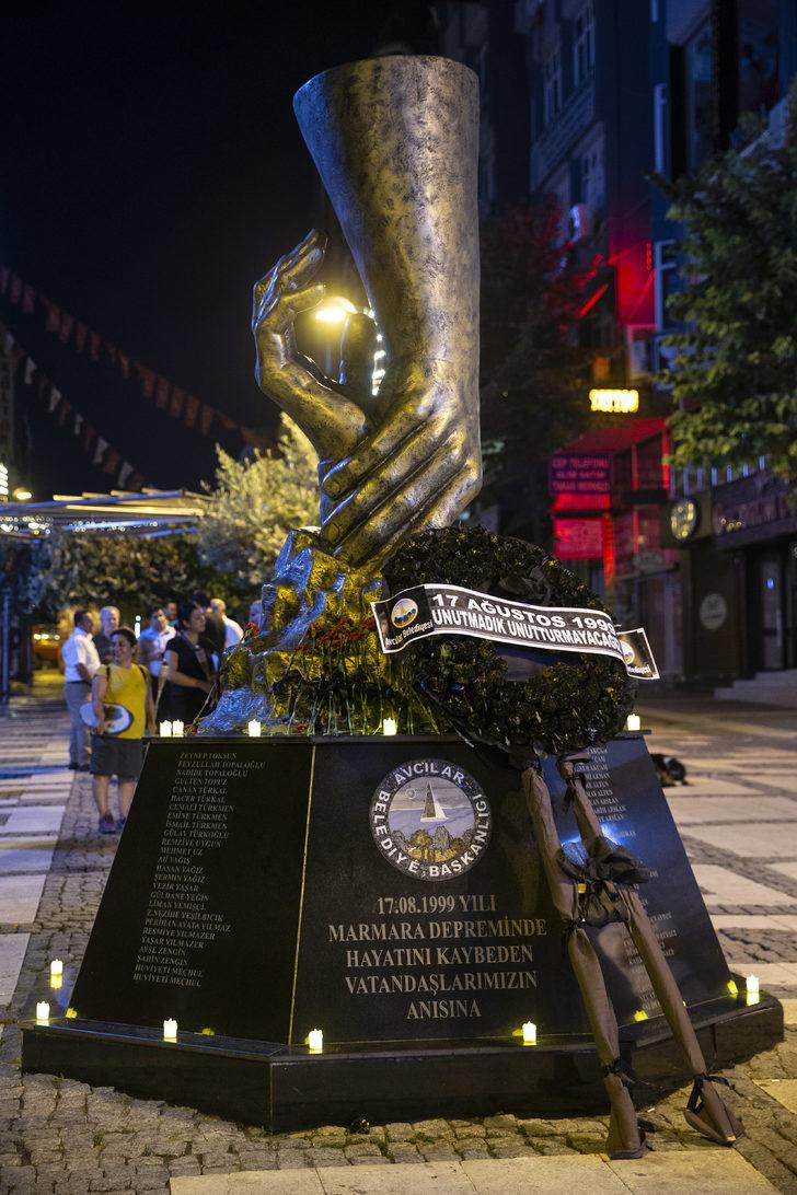Marmara Depremi’nde hayatını kaybedenler Avcılar'da anıldı G1