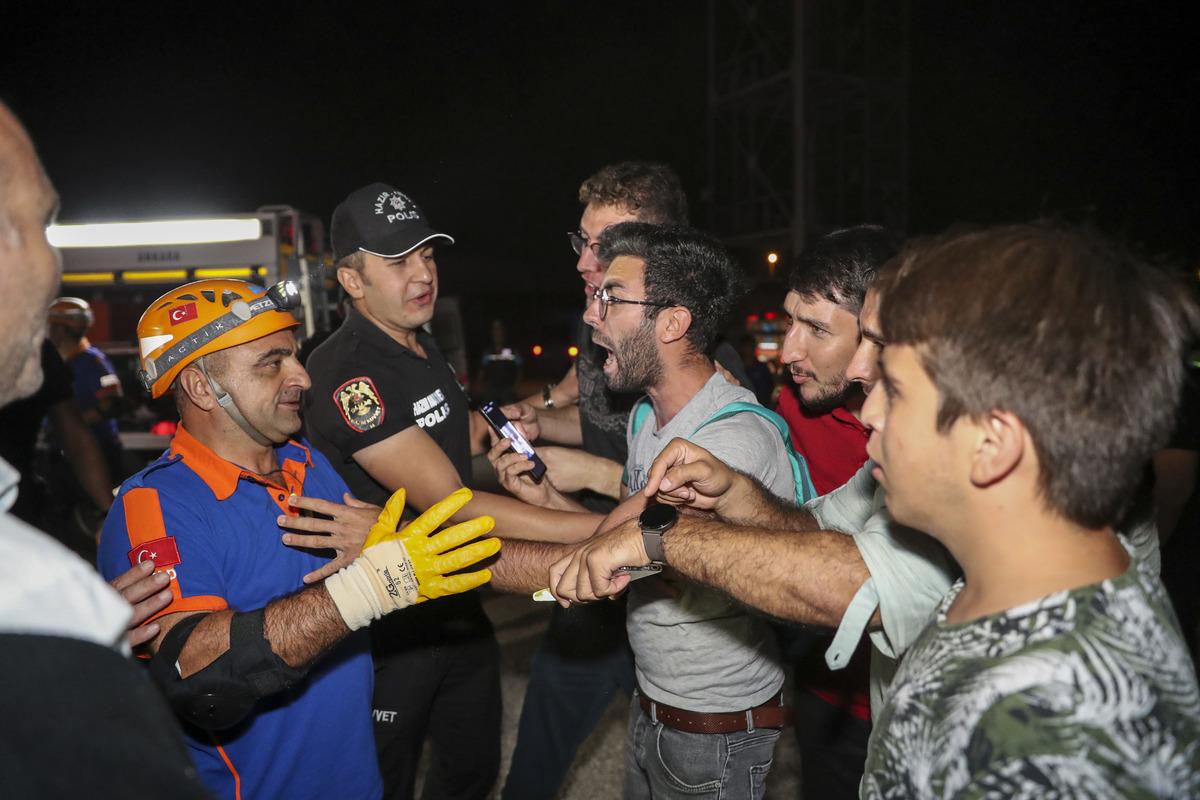 AFAD'dan 17 Ağustos depreminin yıl d&ouml;n&uuml;m&uuml;nde tatbikat