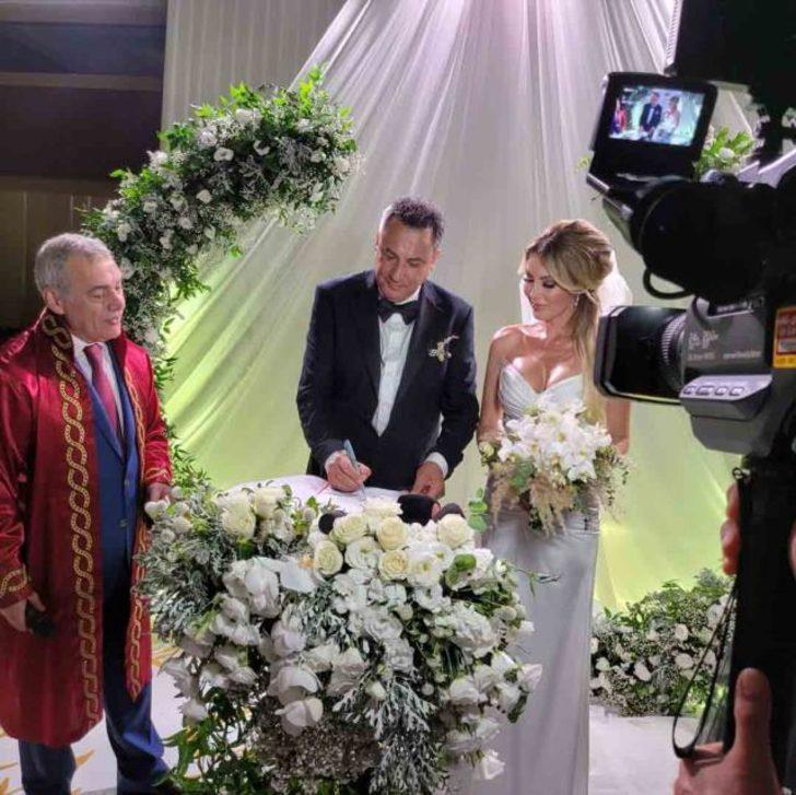 Petek Dinçöz ve Nida Büyükbayraktar evlendi! İddialı gelinlik G3