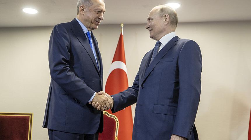 Erdoğan - Putin g&ouml;r&uuml;şmesi Batı'nın g&ouml;z&uuml;n&uuml; korkuttu! "Ne ABD ne de AB, ikisi de yapamaz"