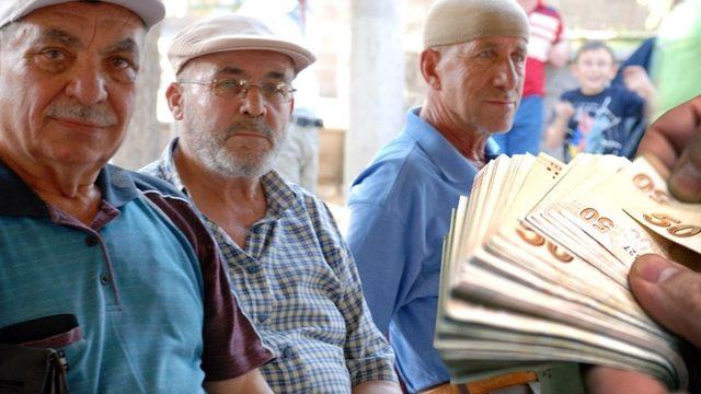 Emekli promosyonunda 'kamu ve özel banka' tartışması! SGK’ya flaş çağrı: 10’da 1’i kadar…