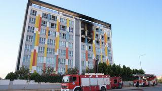 Antalya'da bir apartmanda çıkan yangın söndürüldü