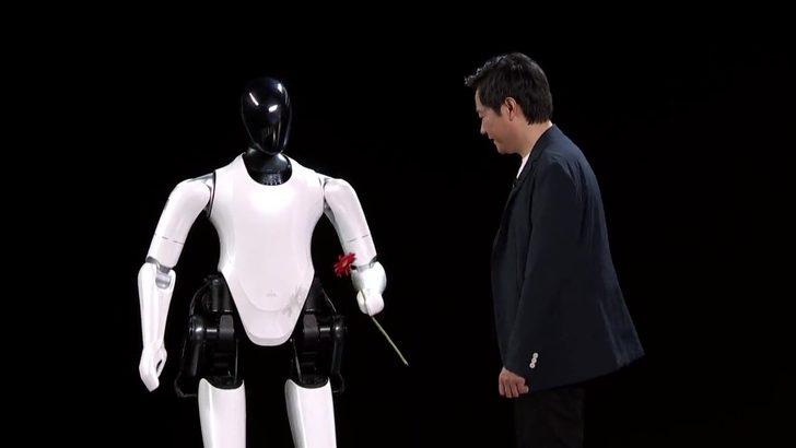 Xiaomi'nin ilk insansı robotu görücüye çıktı! Ona "CyberOne" diyorlar: İnsan duygularını algılayabiliyor G1