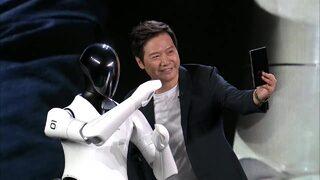 Xiaomi'nin ilk insansı robotu görücüye çıktı! Ona CyberOne diyorlar: İnsan duygularını algılayabiliyor