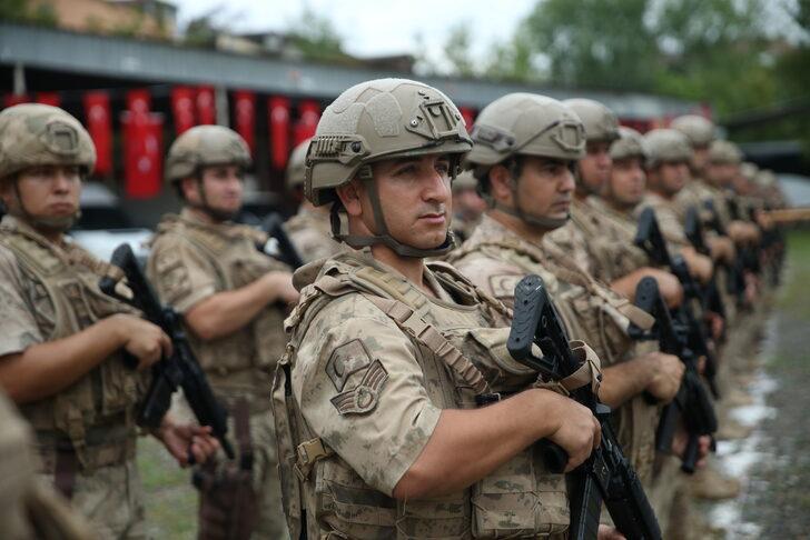 Komandolar Türk bayrakları ve dualarla Ordu'dan Suriye'ye uğurlandı G1