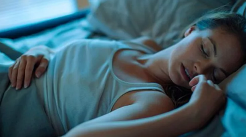 Herkes bu hatayı yapıyor! Hastalıklara zemin oluşturuyor, doğru uyku pozisyonu nedir?
