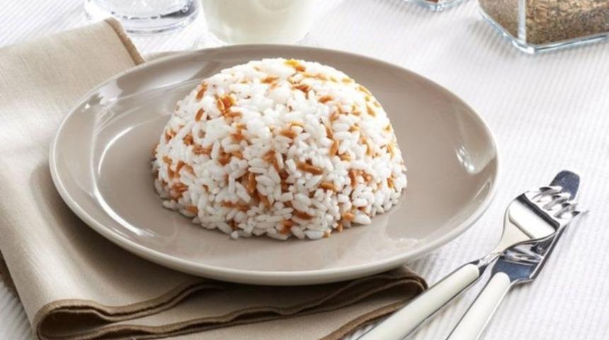 Pilavım tutmuyor demeyin bu yöntemleri deneyin! Tane tane pirinç pilavı tarifi ve malzeme listesi