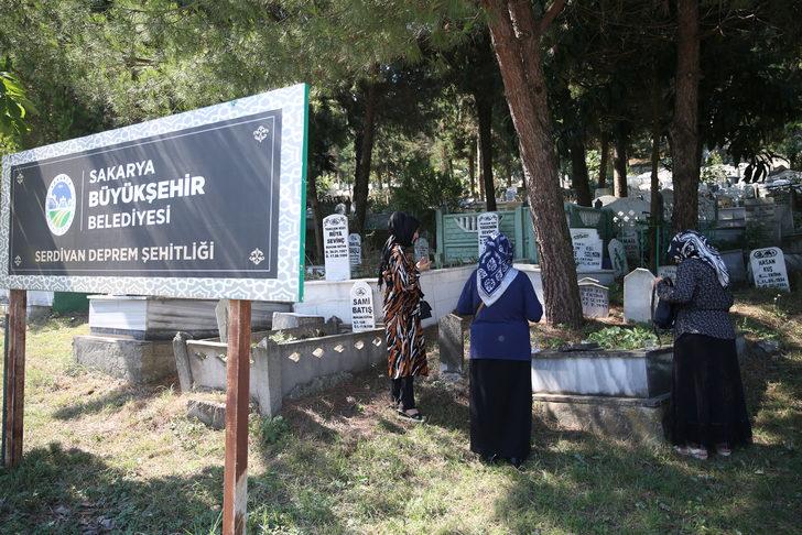 Sakarya'da depremde hayatını kaybedenler anıldı G4