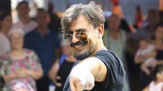 TikTok fenomeni Çılgın Dondurmacı'dan süper mini etekli müşterisiyle yeni video!