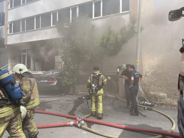 Ümraniye'de mobilya atölyesinde çıkan yangın söndürüldü G2