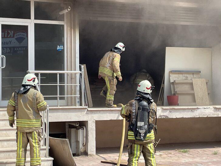 Ümraniye'de mobilya atölyesinde çıkan yangın söndürüldü G3