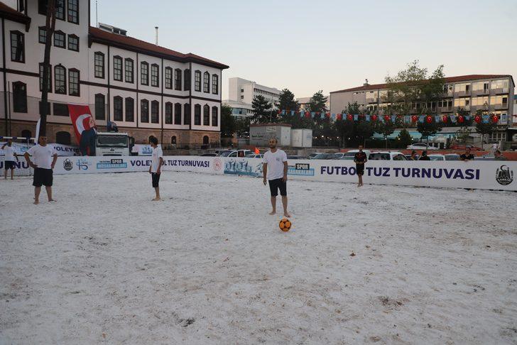 Çankırı'da tuz festivali öncesi tuzdan sahada maç yapıldı G3