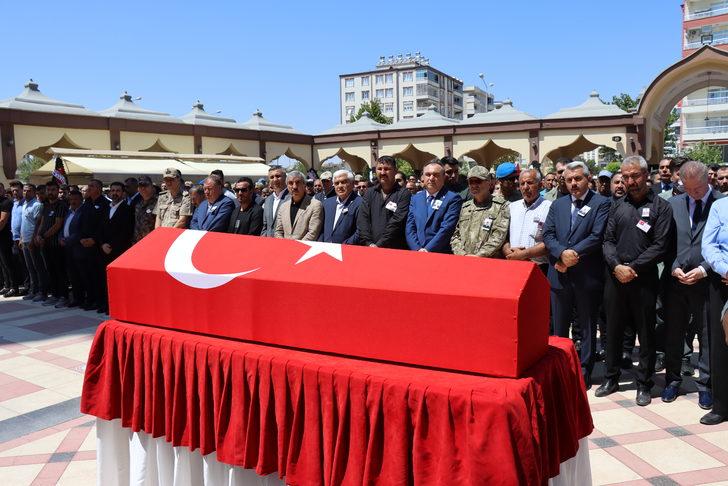 Şehit Topçu Uzman Çavuş Cirnooğlu, Kilis'te son yolculuğuna uğurlandı G4