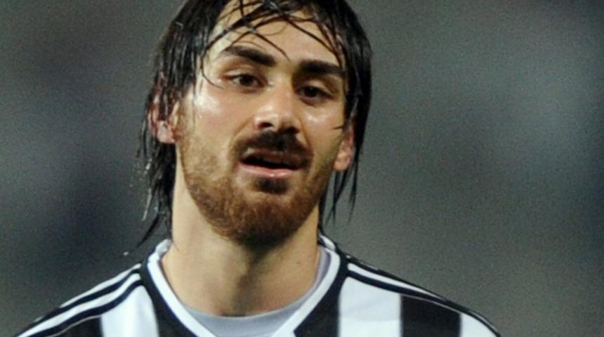 Veli Kavlak futbolu bıraktığını açıkladı