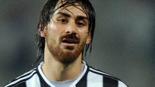 Veli Kavlak futbolu bıraktığını açıkladı