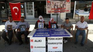 Muşlu aileler çocukları için HDP önündeki eylemlerini sürdürdü