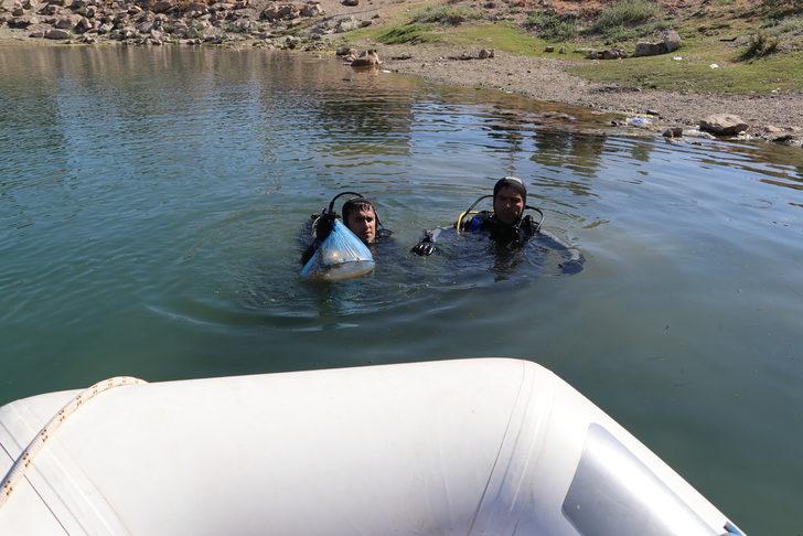 Batman'da itfaiyenin dalgıç ekipleri eğitim dalışında su altından çöp topladı G3