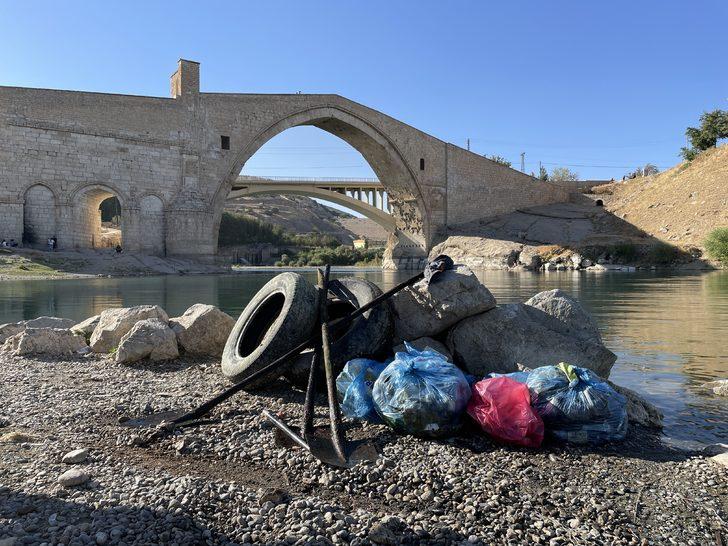 Batman'da itfaiyenin dalgıç ekipleri eğitim dalışında su altından çöp topladı G5