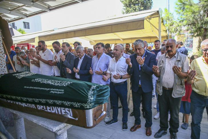 Sinema sanatçısı Rıza Pekkutsal son yolculuğuna uğurlandı G1