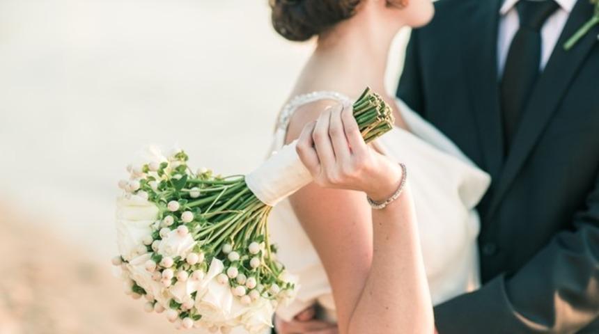 Eşini makyajsız g&ouml;rd&uuml;, dava a&ccedil;tı