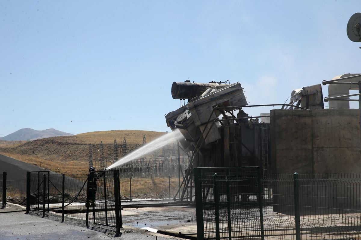 G&Uuml;NCELLEME - AFAD, Muş'ta hidroelektrik santralinde &ccedil;ıkan yangında can kaybı ve yaralı bulunmadığını bildirdi