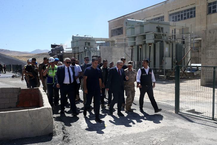 GÜNCELLEME - AFAD, Muş'ta hidroelektrik santralinde çıkan yangında can kaybı ve yaralı bulunmadığını bildirdi G5