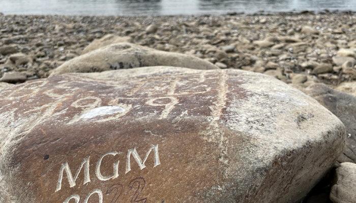 Meşhur nehirde dehşete düşüren keşif! O taşlar ve üzerindeki yazılar neyin habercisi?