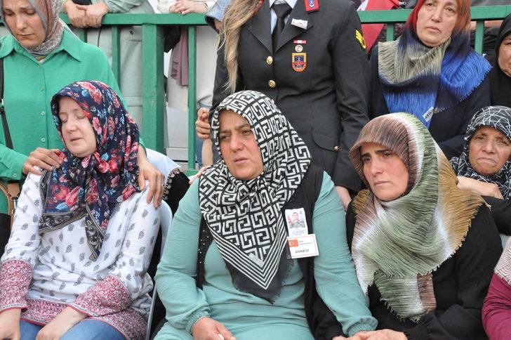 Şehit Topçu Sözleşmeli Er Enes Gazi Özdemir, Yozgat'ta son yolculuğuna uğurlandı G5