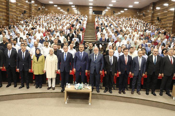Milli Eğitim Bakanı Özer, Van'da "2022-2023 Eğitim-Öğretim Yılı Hazırlık Toplantısı"na katıldı: G2