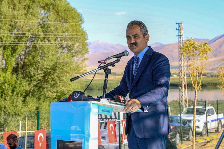 Milli Eğitim Bakanı Özer, Van'da "Köy Yaşam Merkezi"nin açılışında konuştu: G2