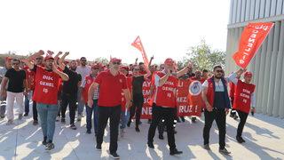 Tekirdağ Büyükşehir Belediyesi işçileri ek zam talebiyle eylem yaptı