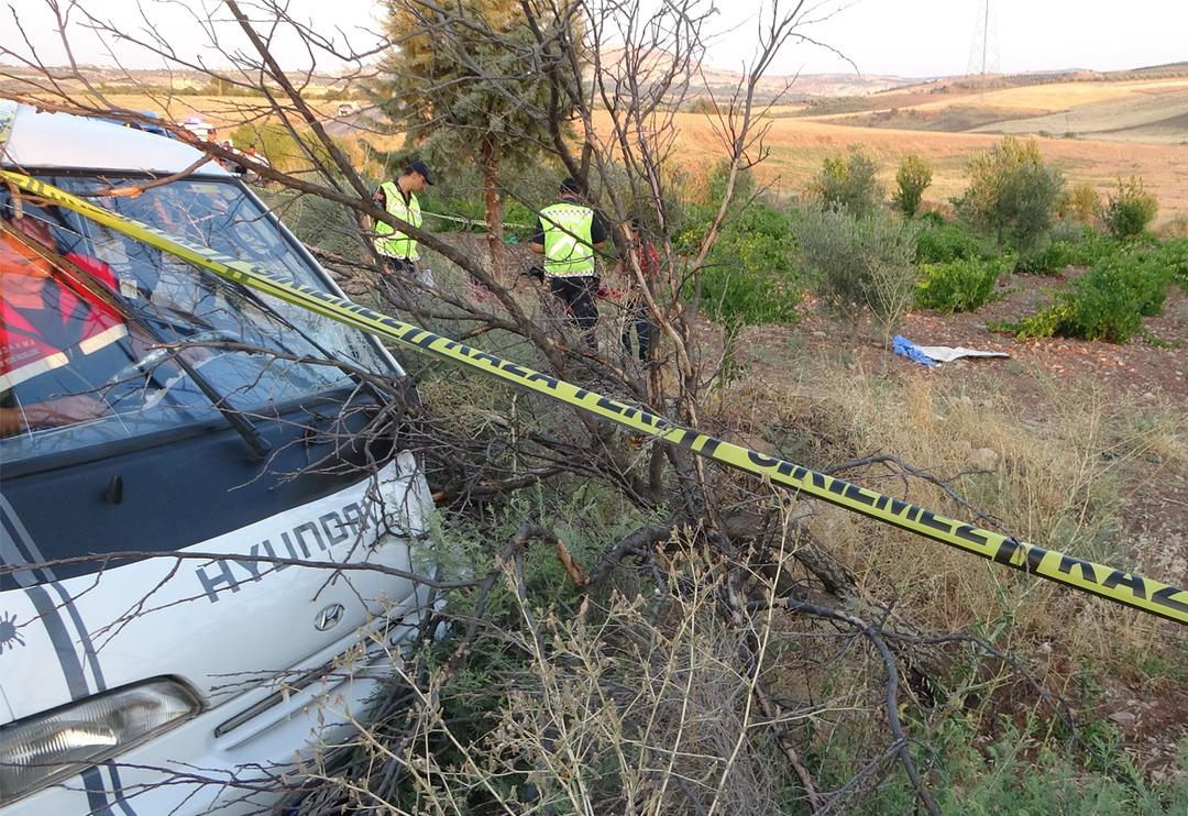 Hepsi bir oldu! Dehşete d&uuml;ş&uuml;ren damat cinayeti: &Ouml;nce kaza yaptırdılar, u&ccedil;uruma yuvarlanınca yanına gidip... 