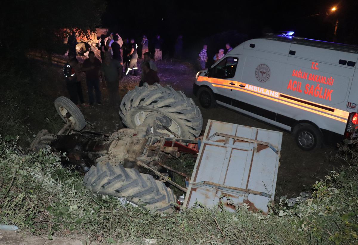 Kocaeli'de trakt&ouml;r&uuml;n devrildiği kazada 1 kişi &ouml;ld&uuml;, 3 kişi yaralandı