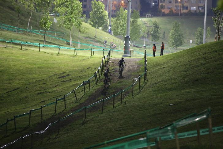 MTB Sakarya Night Cup yarışları düzenlendi G4